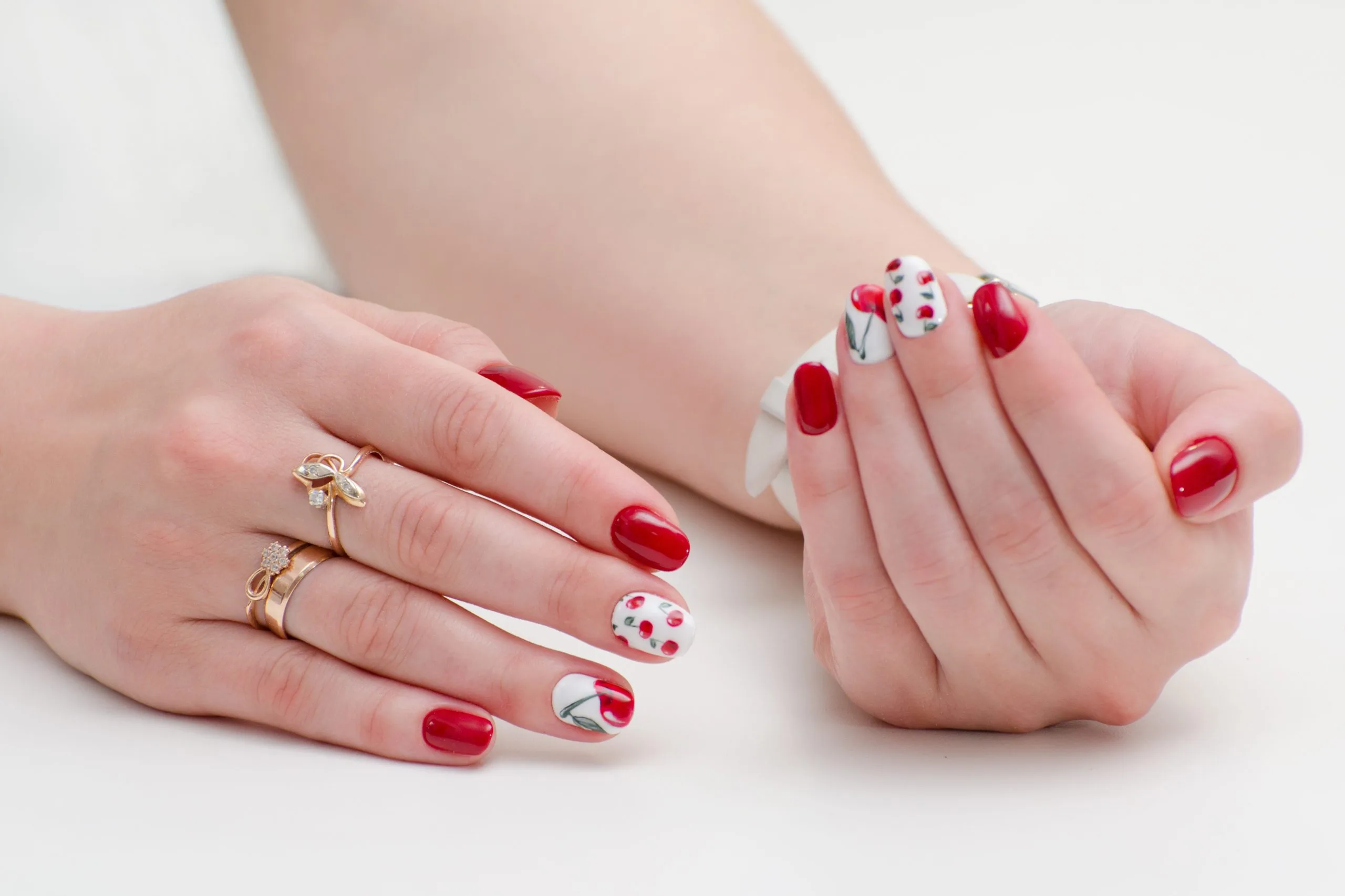 Red floral manicure